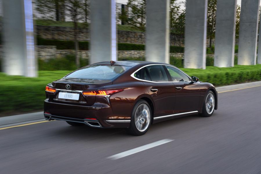  Lexus LS500 2018 года  (ZA) (фото 30 из 46)